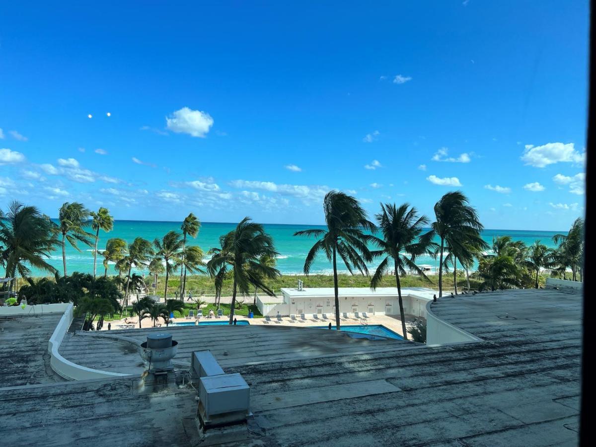 Ocean Front Units At Miami Beach Exterior photo
