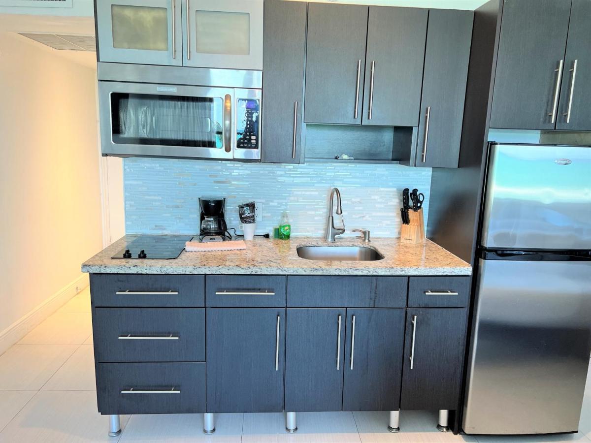 Ocean Front Units At Miami Beach Exterior photo